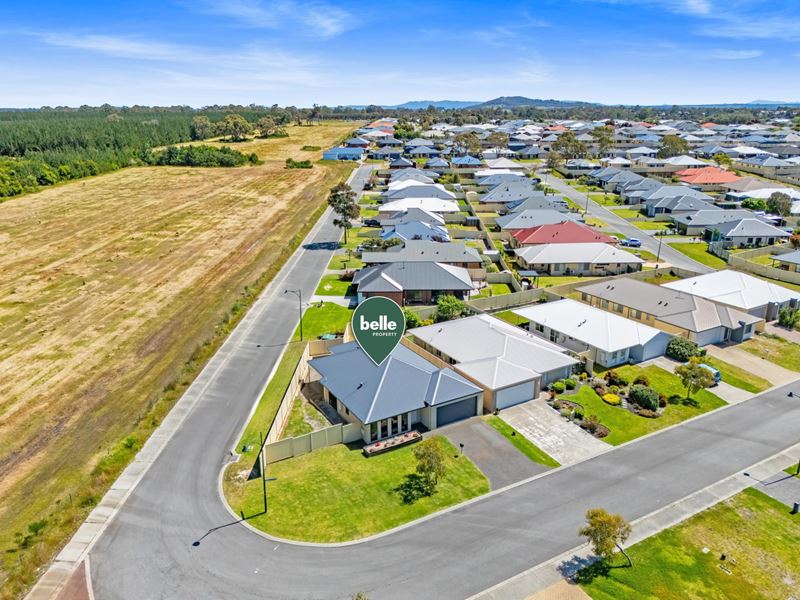 57 Radiata Drive, Mckail