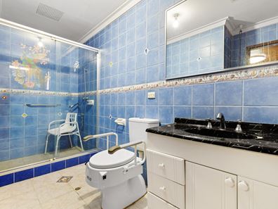 1 Mariano Court, Rockingham WA 6168