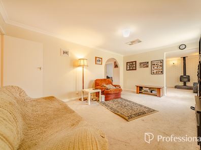 5 Logue Street, Waroona WA 6215