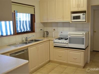 4 Calm Court, Safety Bay WA 6169