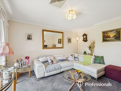 12 Gannet Court, High Wycombe WA 6057