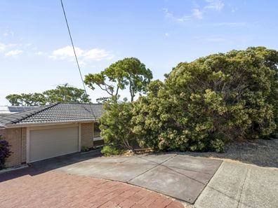 7 Solander Road, Hillarys WA 6025