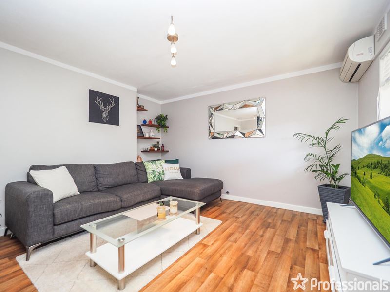 8/3 Derrington Crescent, Balga