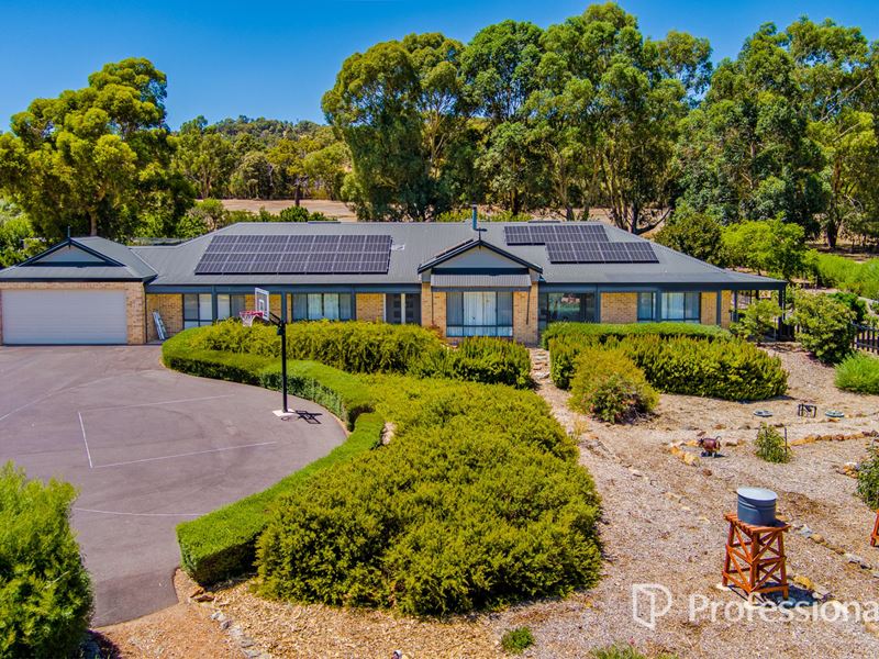 11 Brookside Grange, Waroona WA 6215
