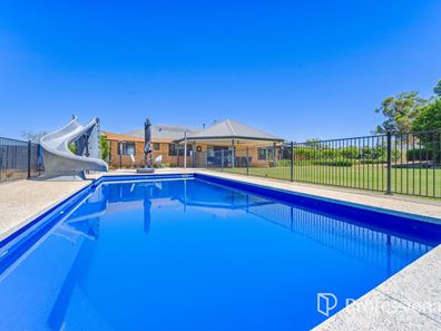 11 Brookside Grange, Waroona WA 6215