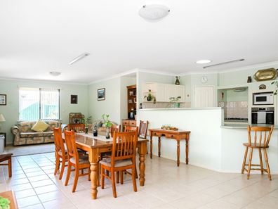 14 Beachview Court, Wannanup WA 6210