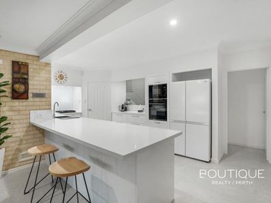 18 Plympton Mews, Hillarys WA 6025