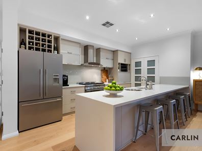 4 Queens Lane, Aubin Grove WA 6164