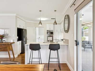 42 Beresford Gardens, Swan View WA 6056