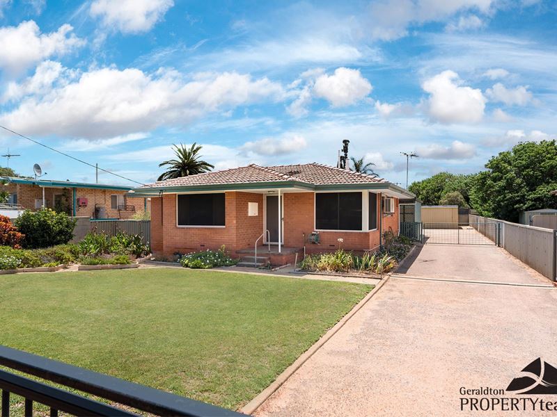 100 Kenny Crescent, Rangeway WA 6530