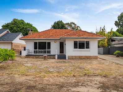 5 Windfield Road, Melville WA 6156