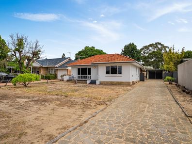 5 Windfield Road, Melville WA 6156