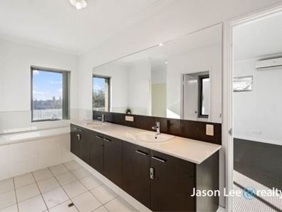 39 Caledonia Loop, North Coogee WA 6163