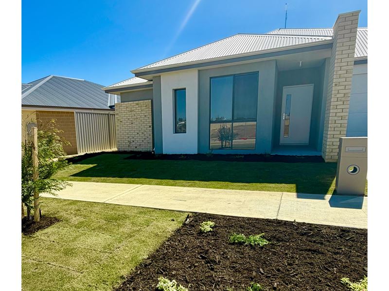 16 Uluwatu Crescent, Eglinton WA 6034