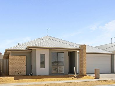 16 Uluwatu Crescent, Eglinton WA 6034