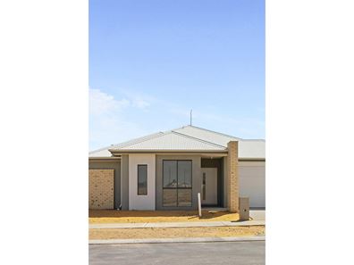 16 Uluwatu Crescent, Eglinton WA 6034