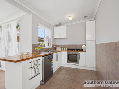 18 Nathaniel Way, Orelia WA 6167
