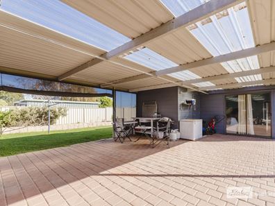 28 Flemington Street, Orana WA 6330
