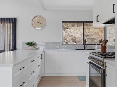 9 Nickajack Place, Kangaroo Gully WA 6255