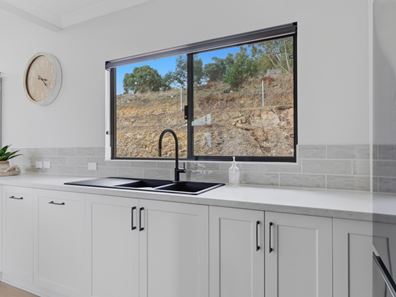 9 Nickajack Place, Kangaroo Gully WA 6255