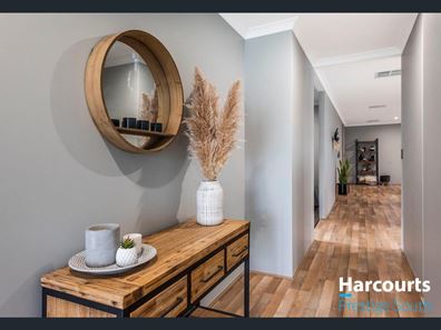 16 Cadaga Way, Piara Waters WA 6112