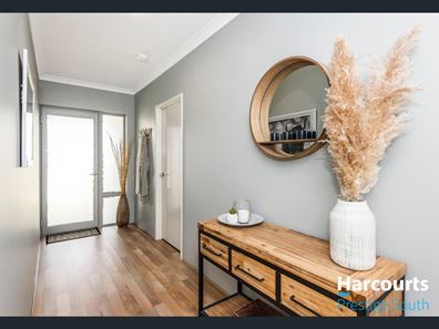 16 Cadaga Way, Piara Waters WA 6112