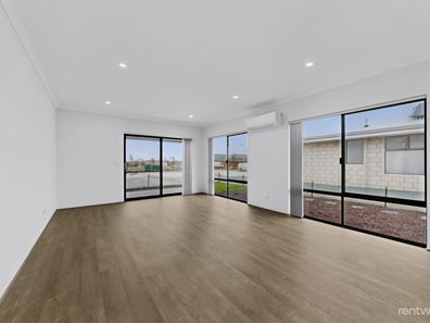 13 Greville Grv, Lakelands WA 6180