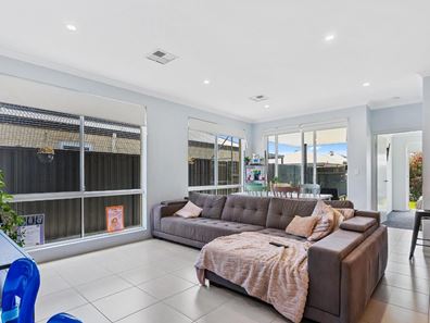 125 Strinesdale Boulevard, Aveley WA 6069