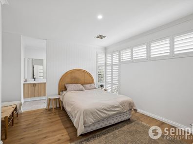 23 Melbourne Loop, Hammond Park WA 6164