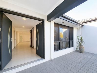 7 Paspalum Street, Piara Waters WA 6112