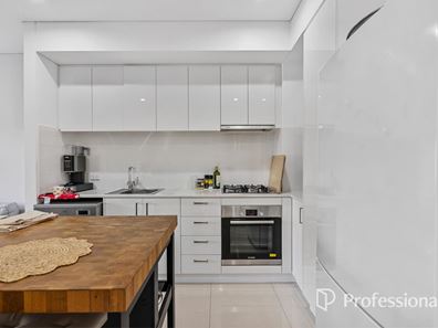 6/28 Peppering Way, Westminster WA 6061