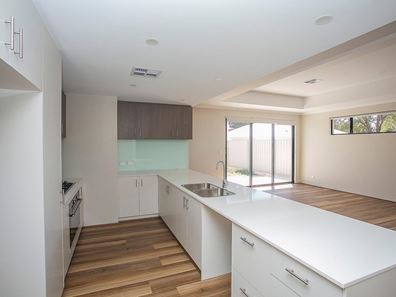6/18 Brooks Street, Kalamunda WA 6076