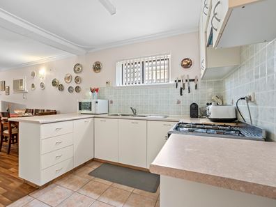 90 Currie Street, Warnbro WA 6169