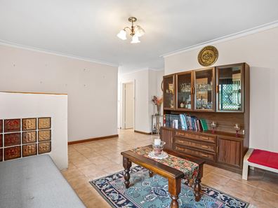 90 Currie Street, Warnbro WA 6169