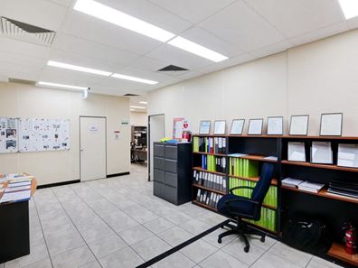 18 Conquest Way, Wangara WA 6065