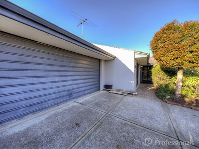 9 Cornhill Crescent, Alexander Heights WA 6064