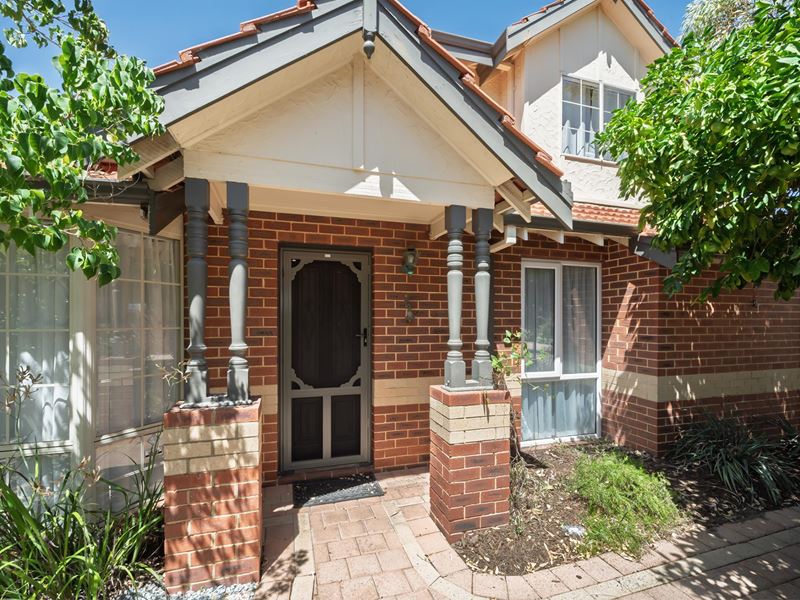 2/122 Edinboro Street, Mount Hawthorn WA 6016