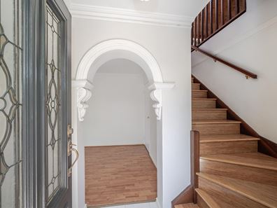 2/122 Edinboro Street, Mount Hawthorn WA 6016