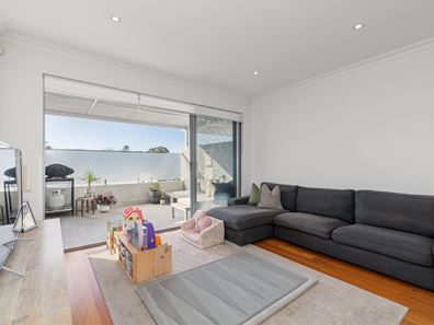 Unit 12/122 Kimberley Street, West Leederville WA 6007