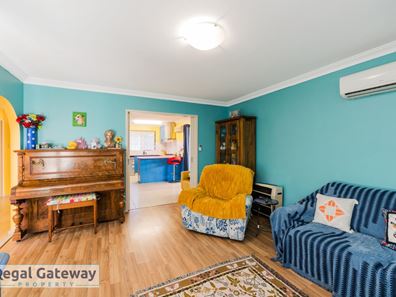 15 Parkfield Road, Kelmscott WA 6111