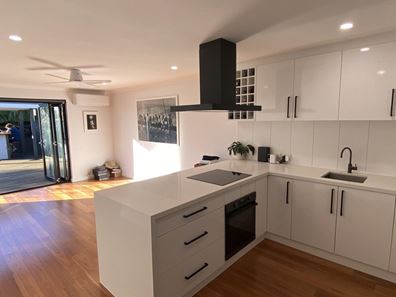 2/103 Grand Promanade, Doubleview WA 6018