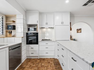 8 Reeves Court, Kelmscott WA 6111
