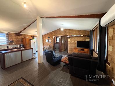1 Pickering Drive, Dongara WA 6525