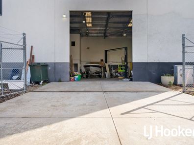 1/9 Fallon Road, Landsdale WA 6065