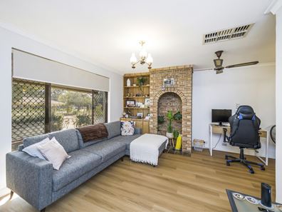 4 STAMOS COURT, Kardinya WA 6163