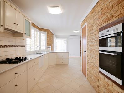 31 Lynton Street, Doubleview WA 6018