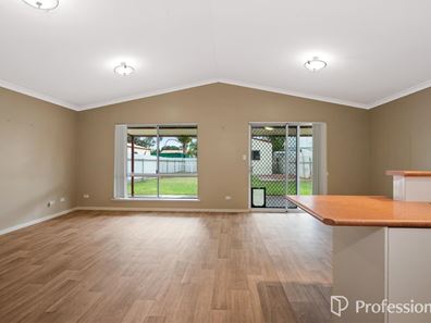 120D Moran Street, Victory Heights WA 6432