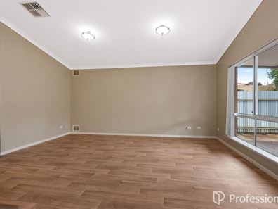 120D Moran Street, Victory Heights WA 6432