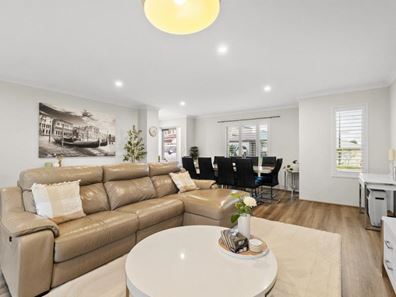 22 Laila Turn, Madeley WA 6065