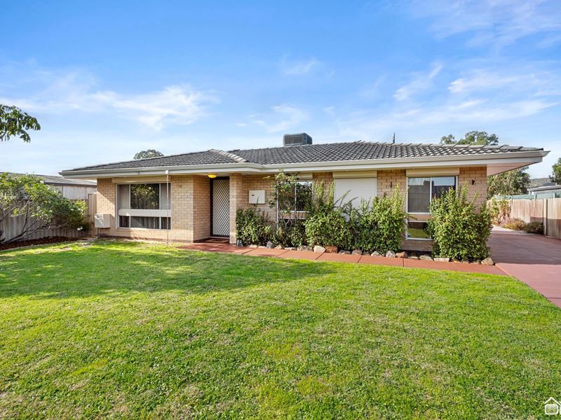15 Willowmead Way, Kelmscott WA 6111